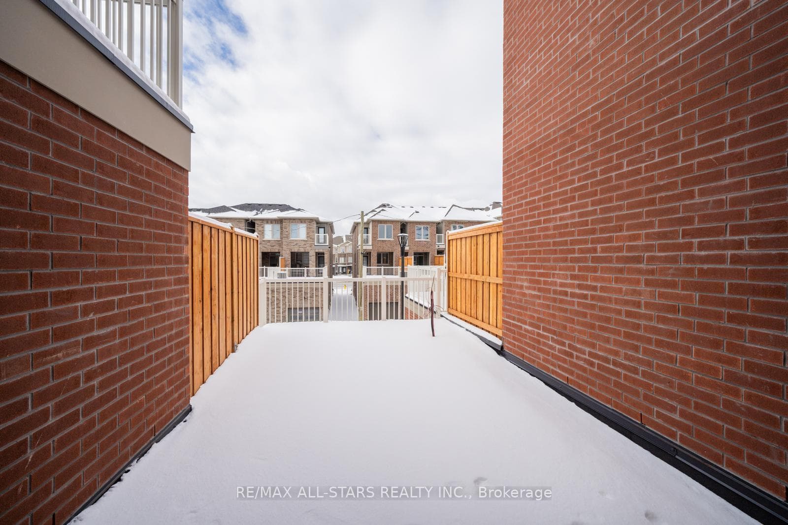 927 Crowsnest Hollow photo 21