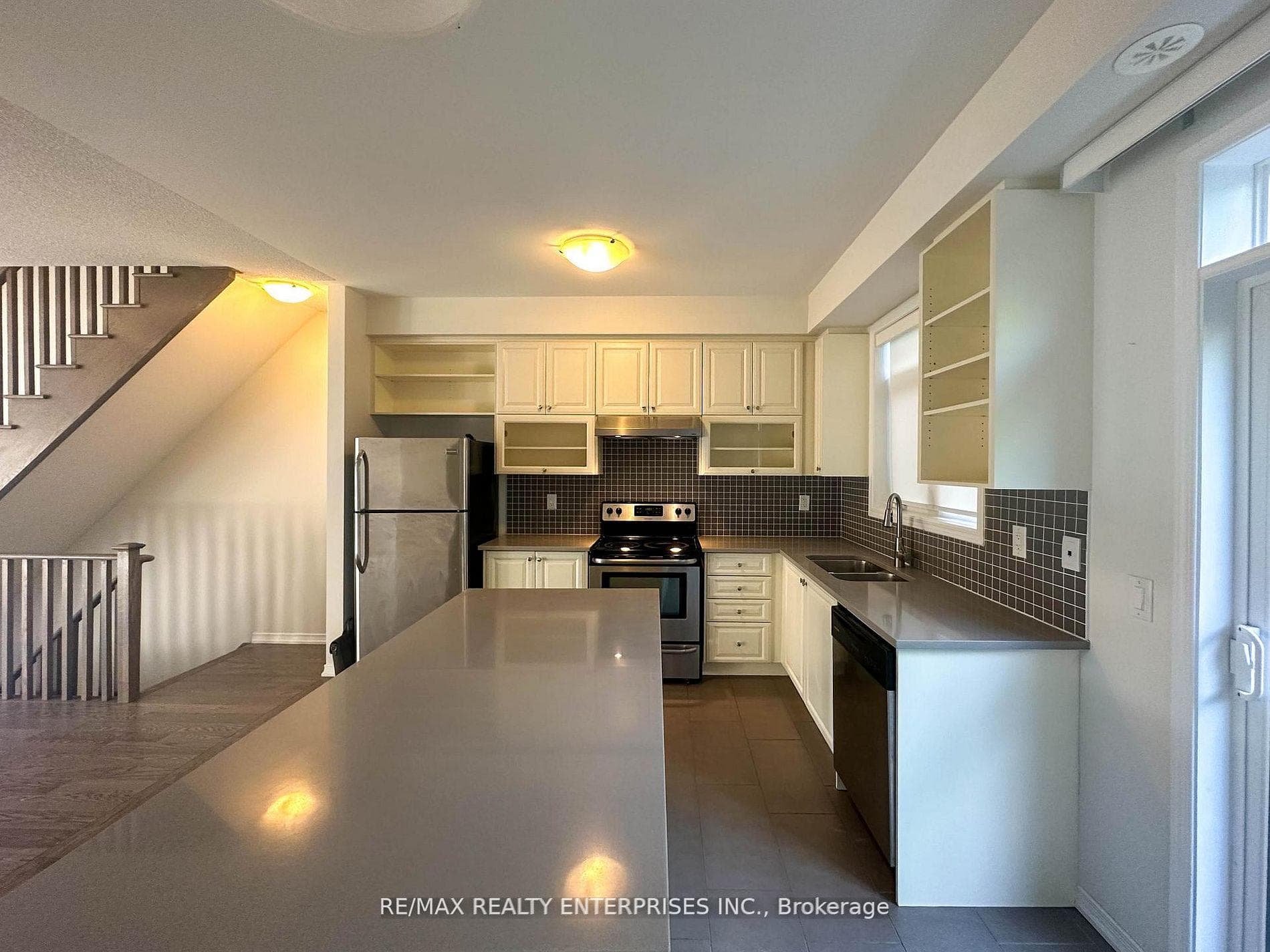 409 Ladycroft Terrace Unit 27 photo 7