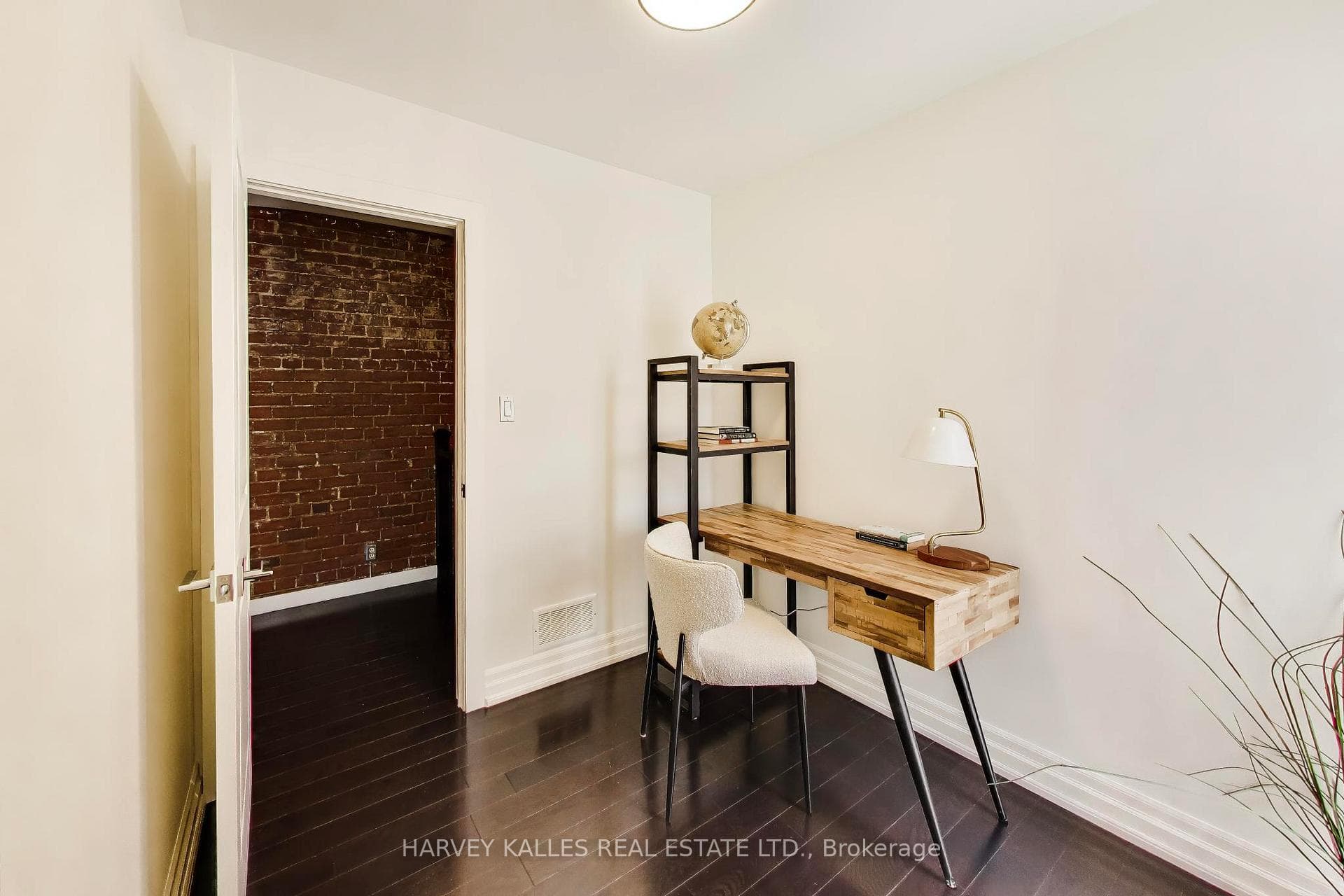 318 Sumach Street photo 21