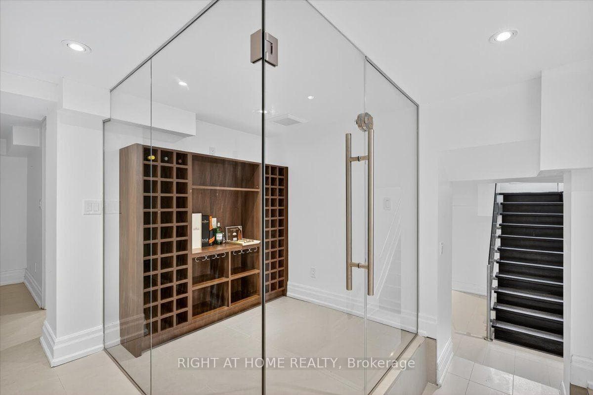 64 Larwood Boulevard photo 36