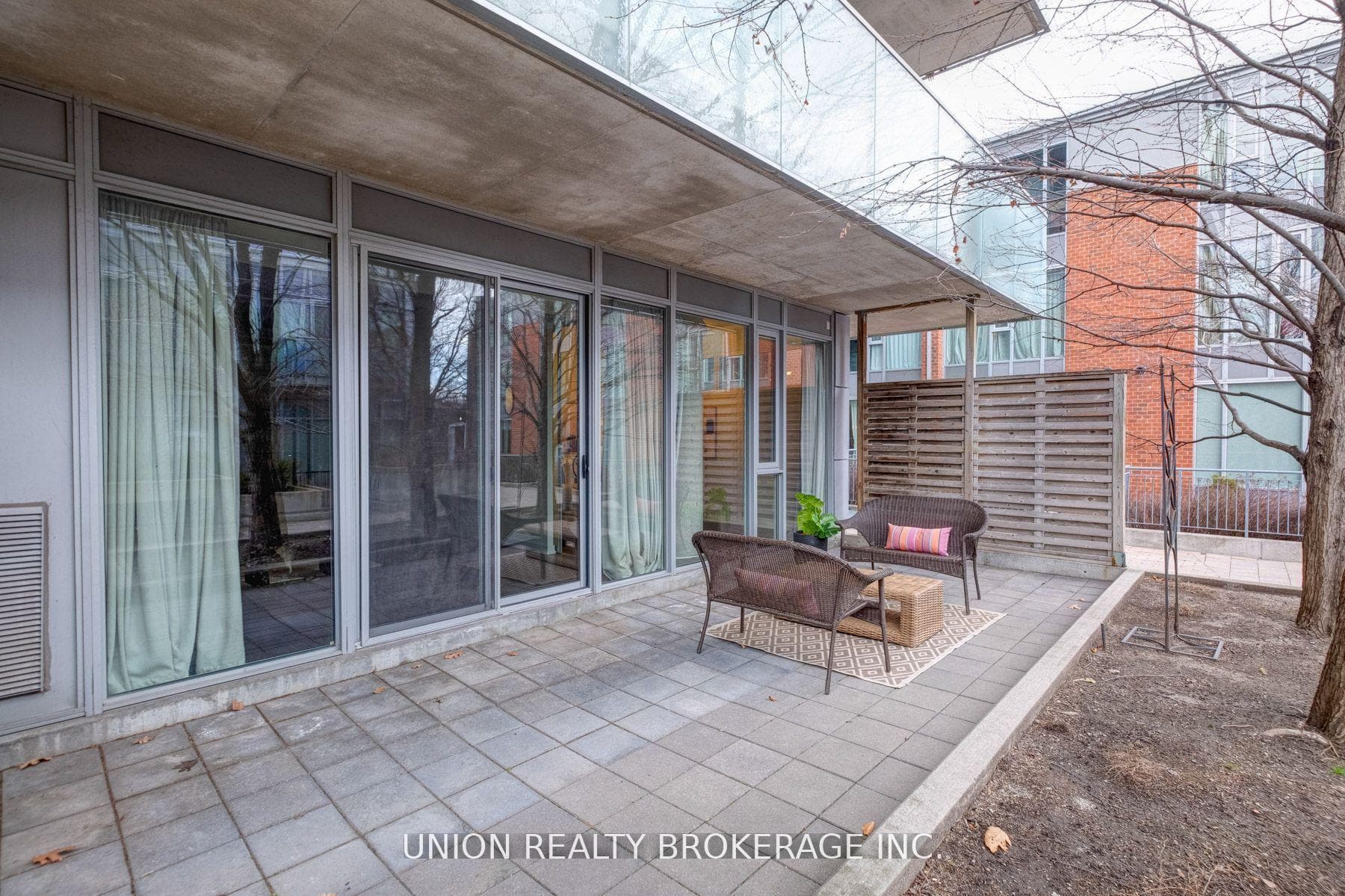 201 Carlaw Avenue Unit 105 photo 32