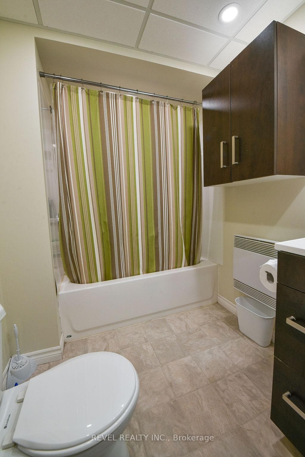 68 Hemlock Street photo 37
