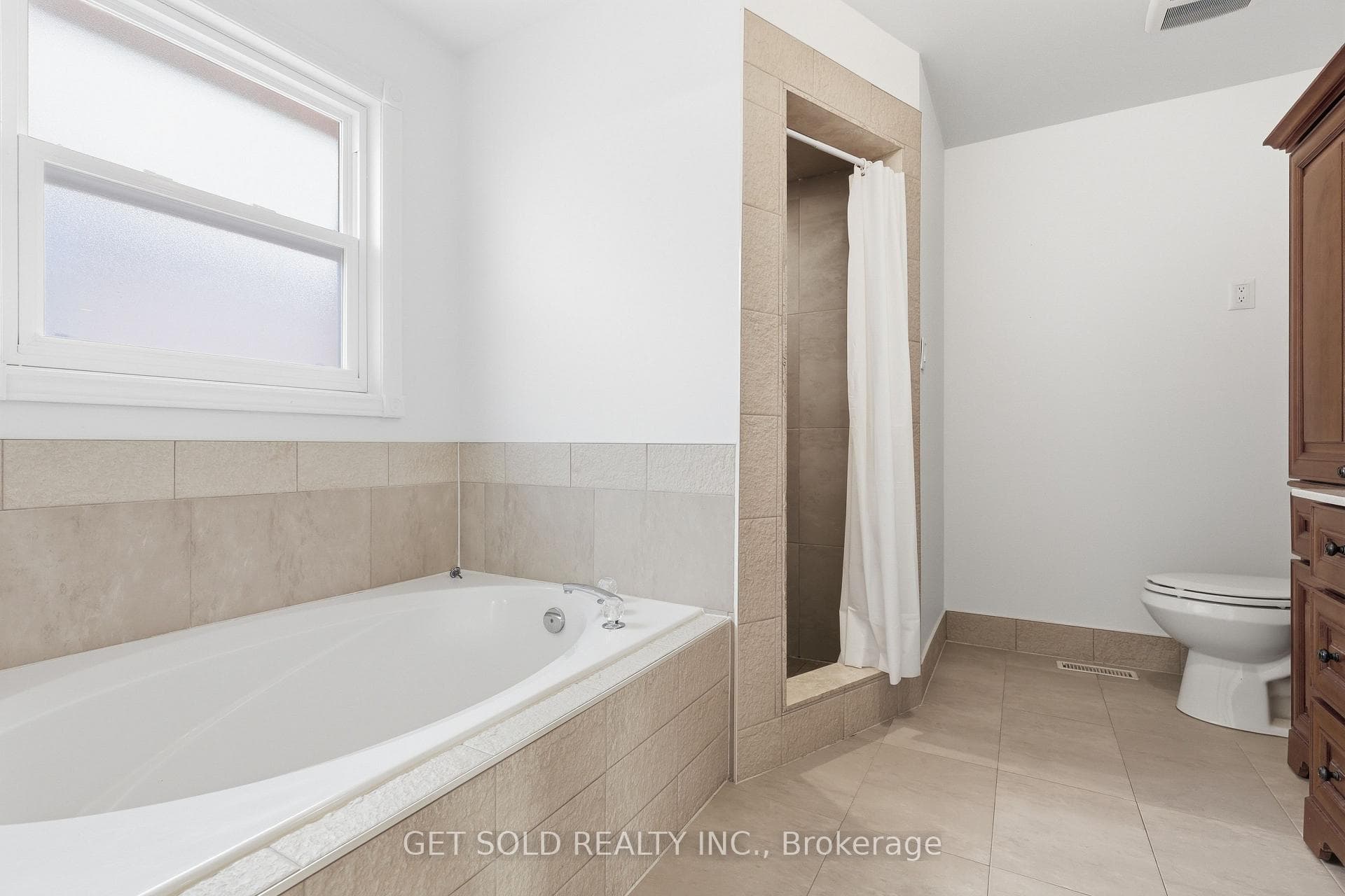 28 Hawkins Drive photo 6