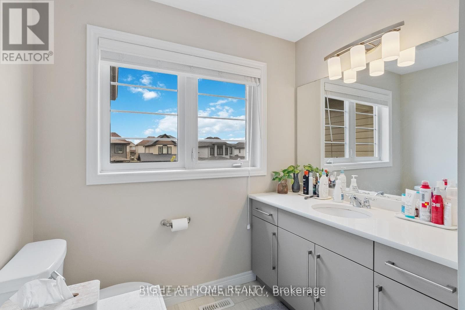 402 TANSBURY Street photo 26