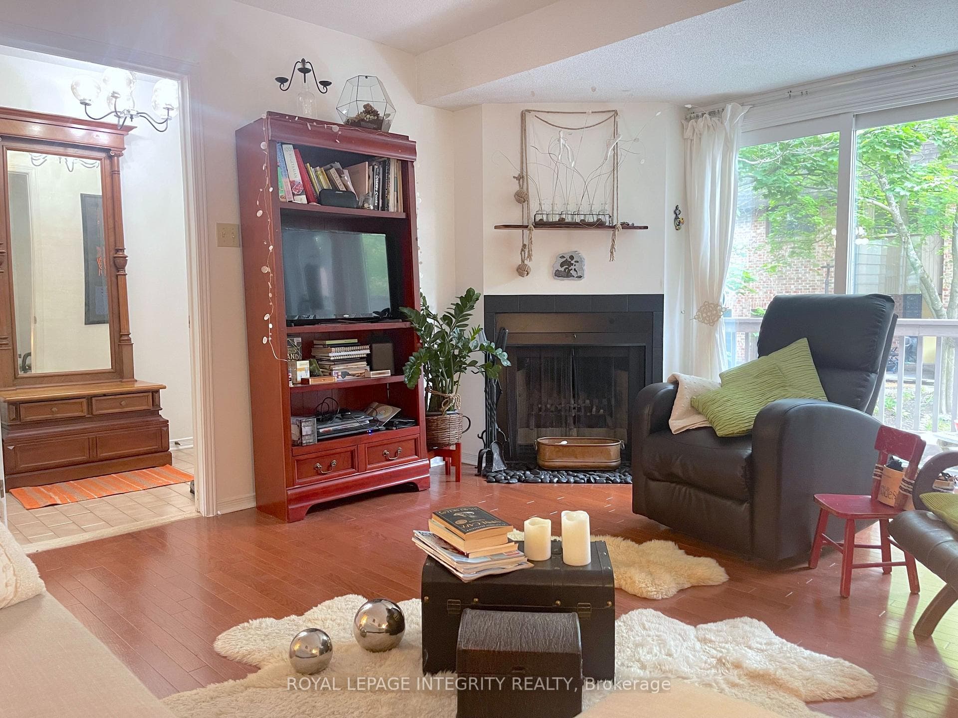 Family/Living area with fireplace