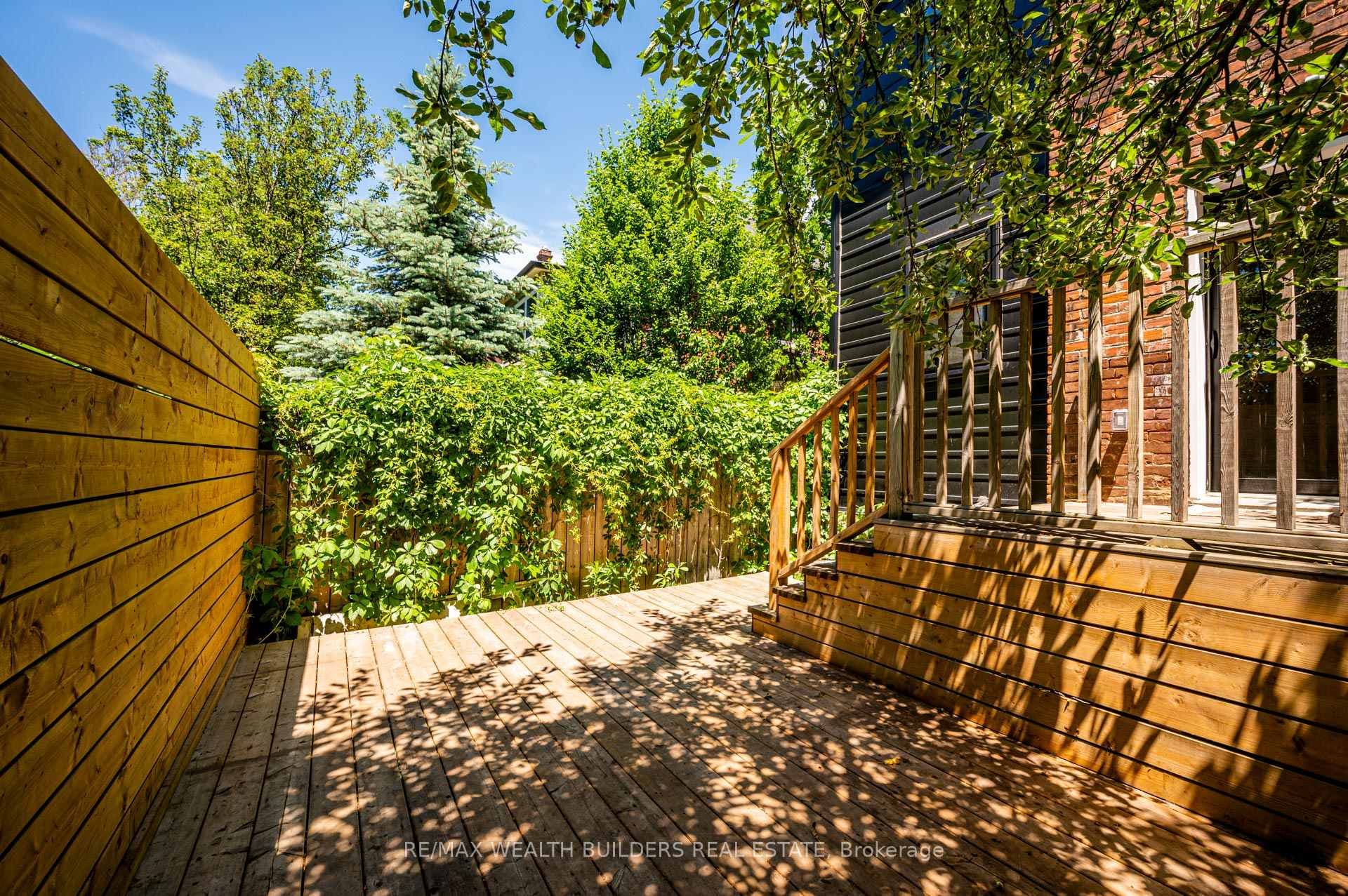 172 Indian Road Crescent Unit Main photo 38