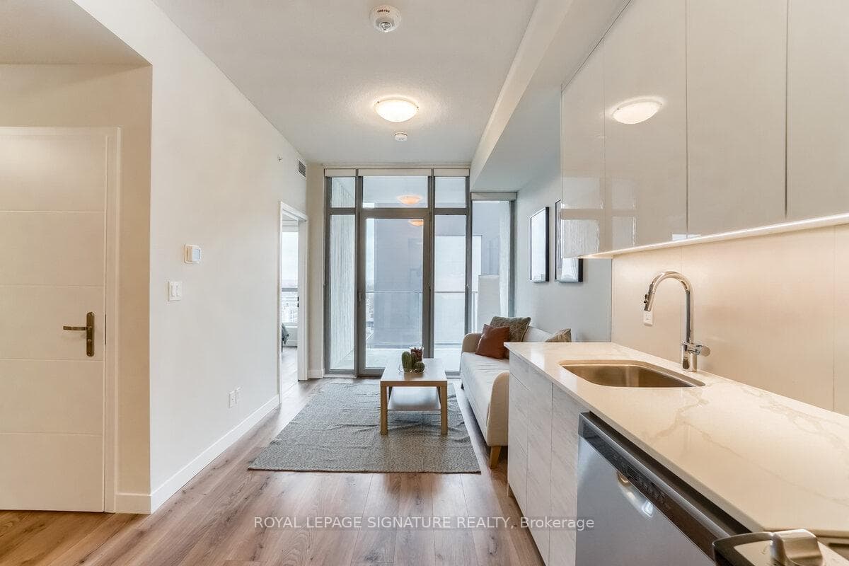 60 Frederick Street Unit 811 photo 12