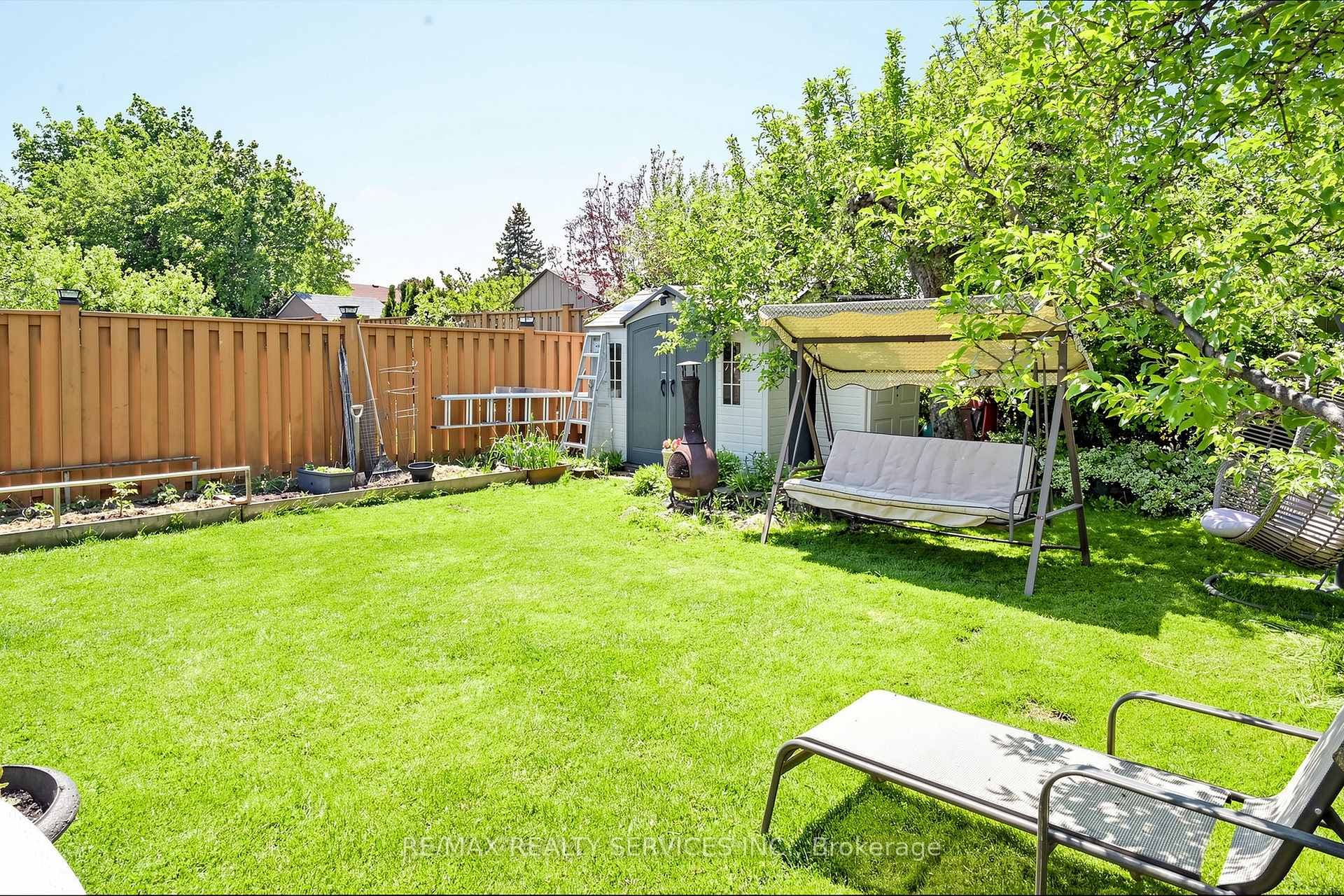 36 Glenvale Boulevard photo 44