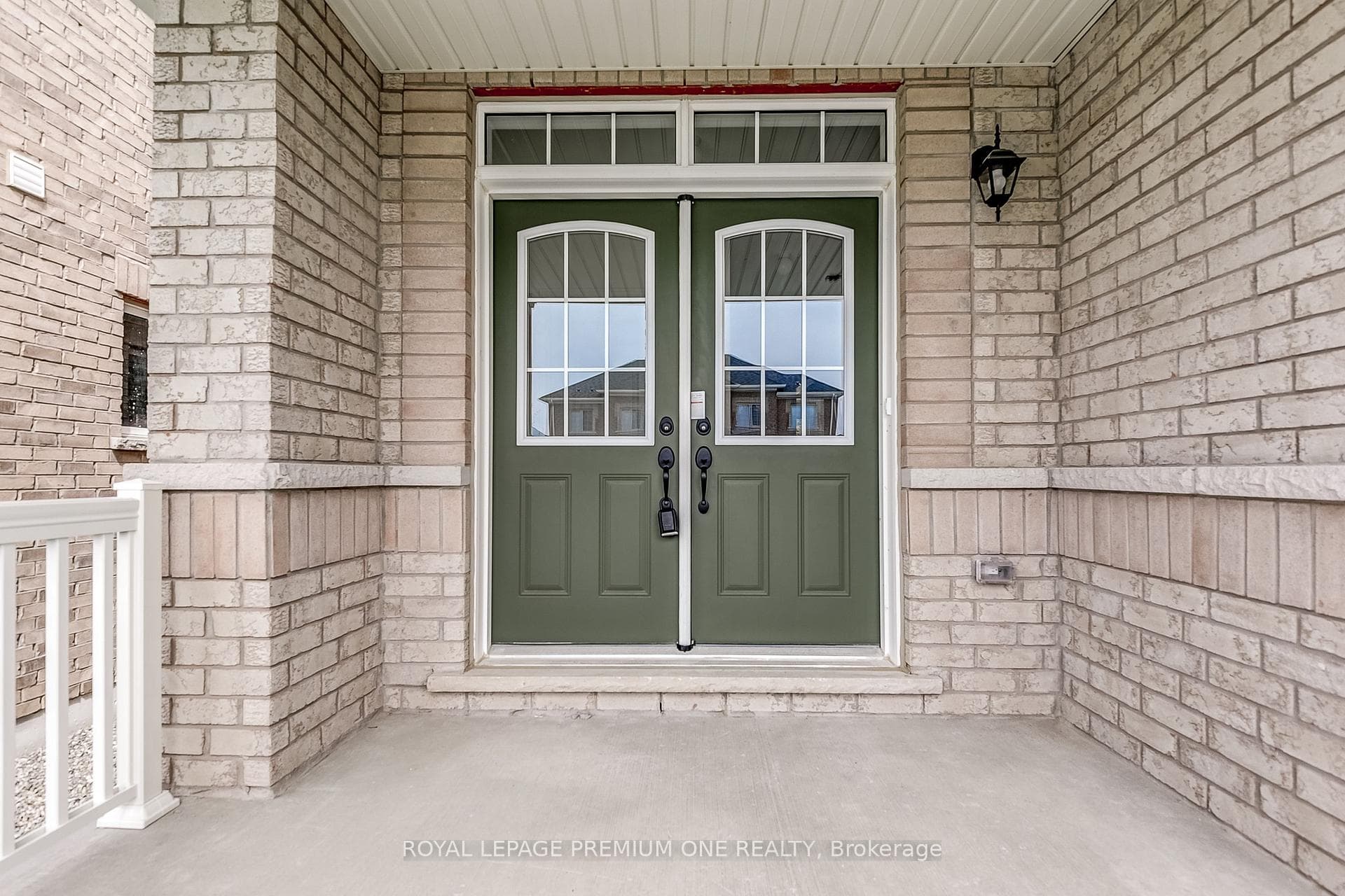 468 Black Cherry Crescent photo 4