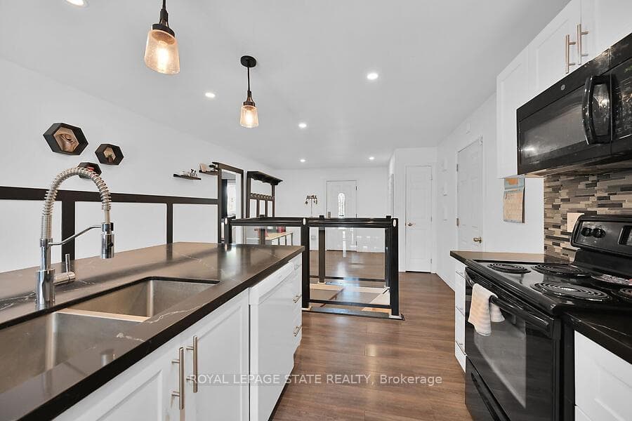 67 Cameron Avenue photo 9
