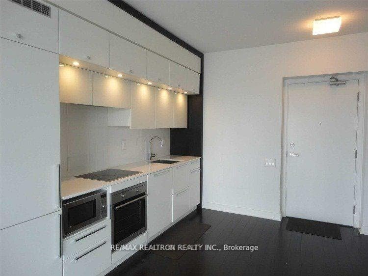15 Grenville Street Unit 4006 photo 3