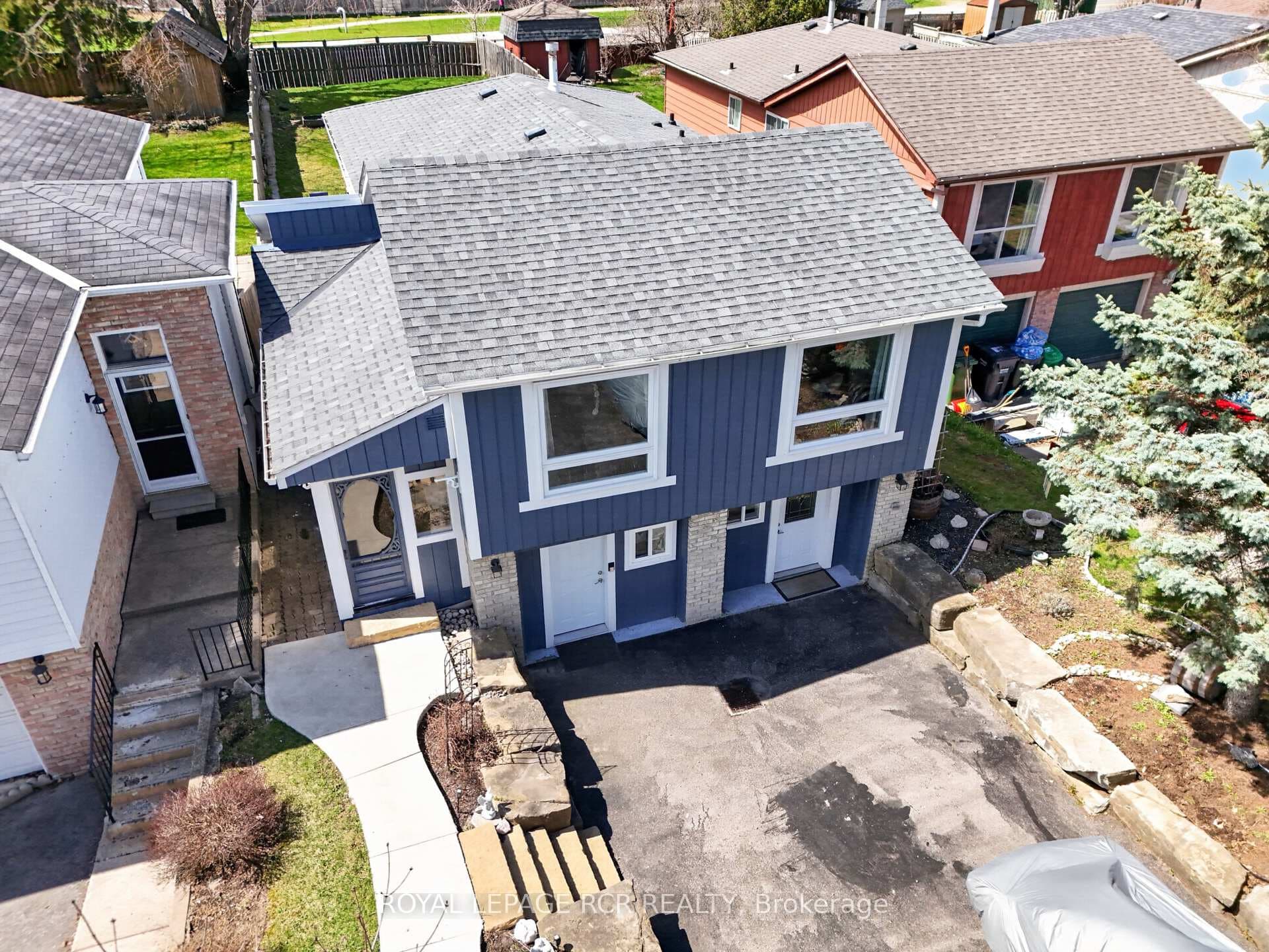 296 Whitehead Crescent photo 37
