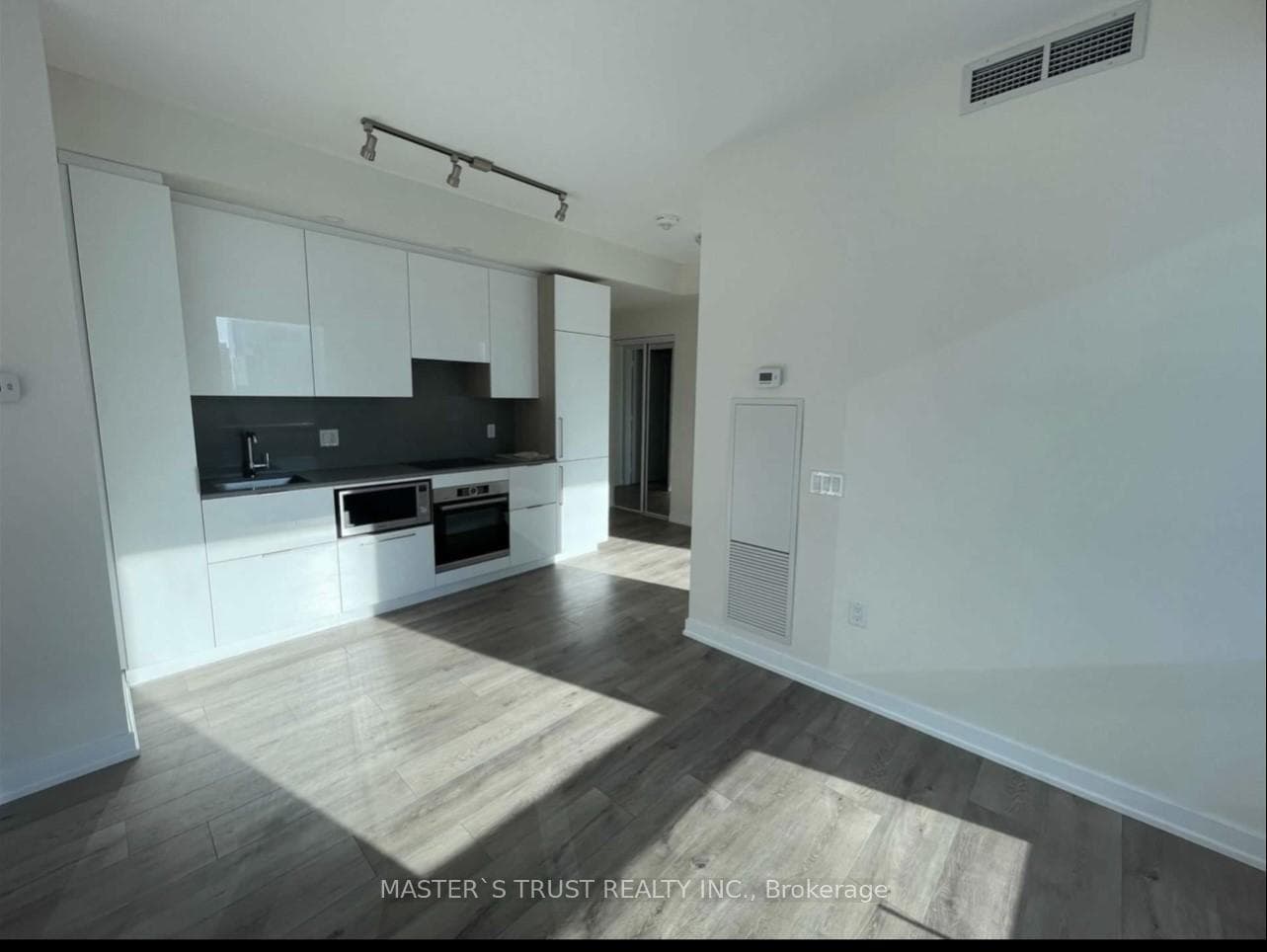 28 Freeland Street Unit 1104 photo 6