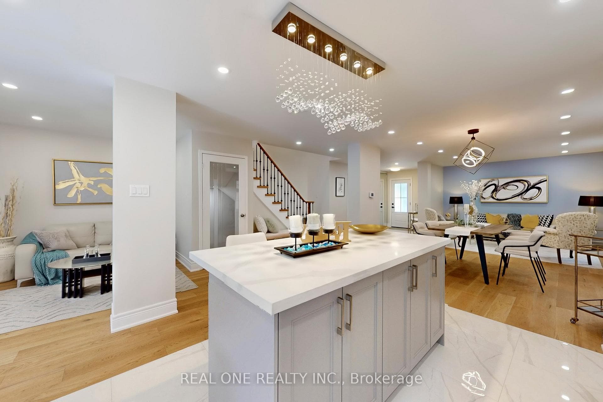 10 Squire Drive photo 11