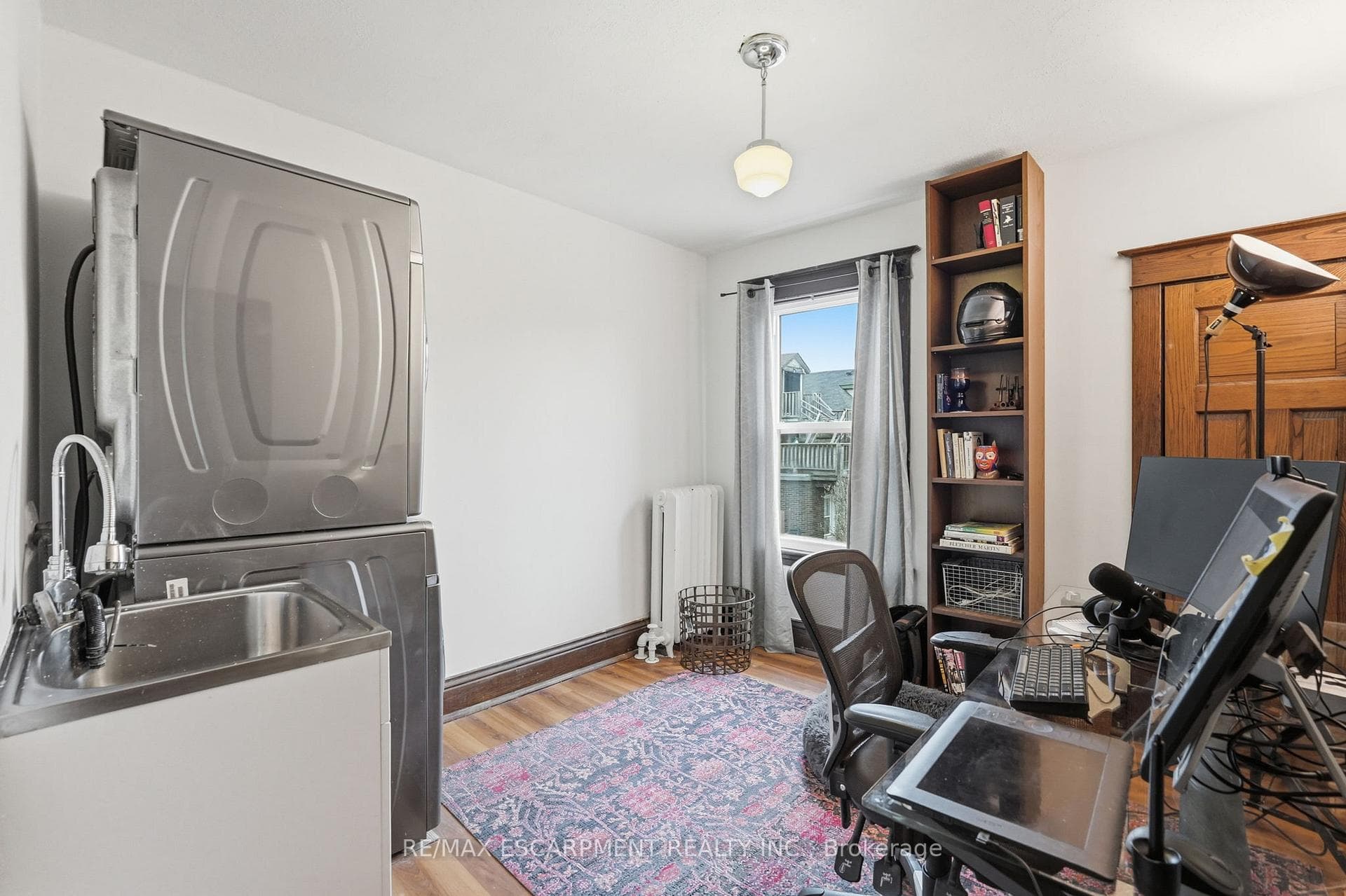 1 Rutherford Avenue photo 18