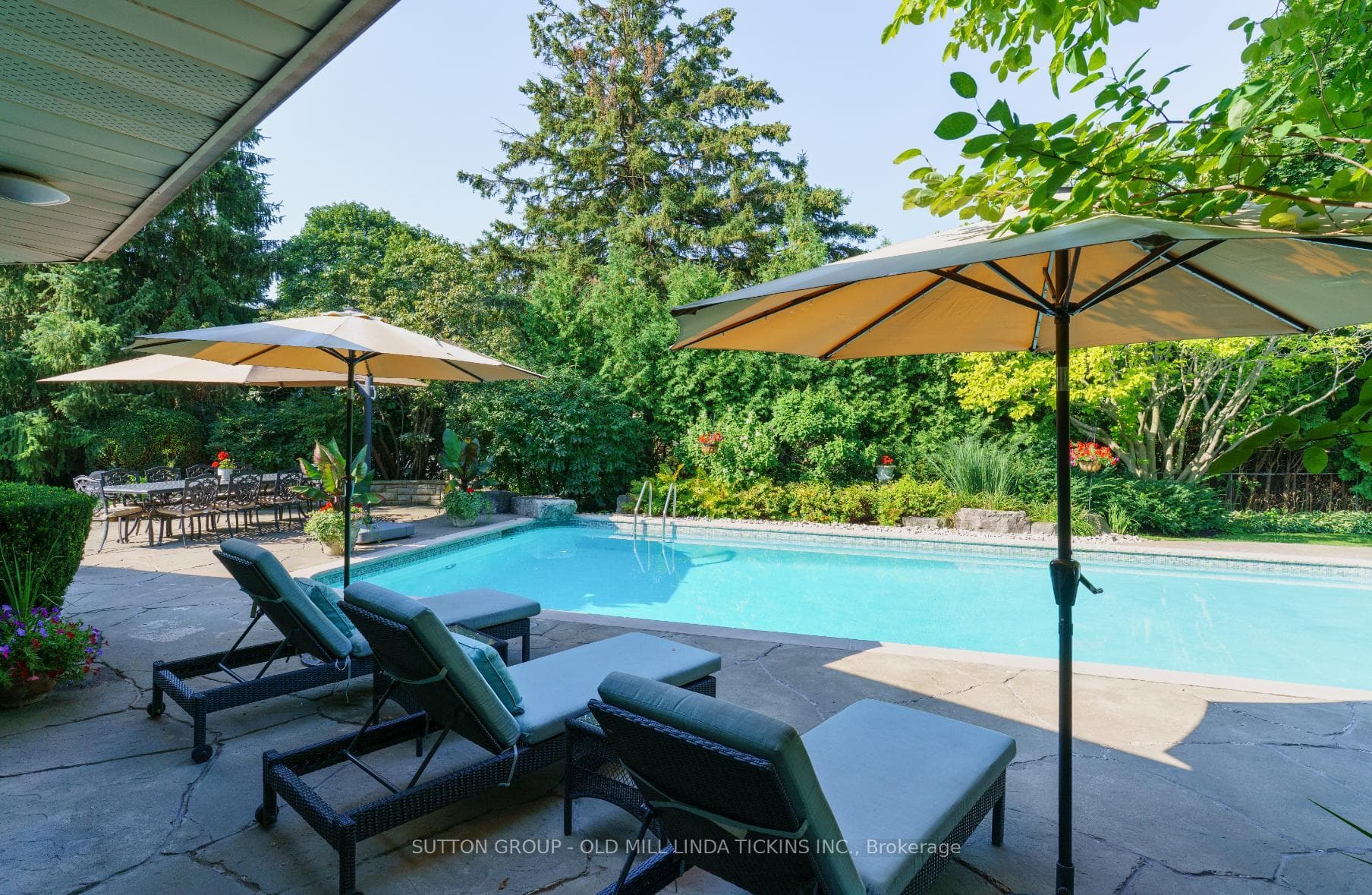 6 Winterbourne Court photo 33