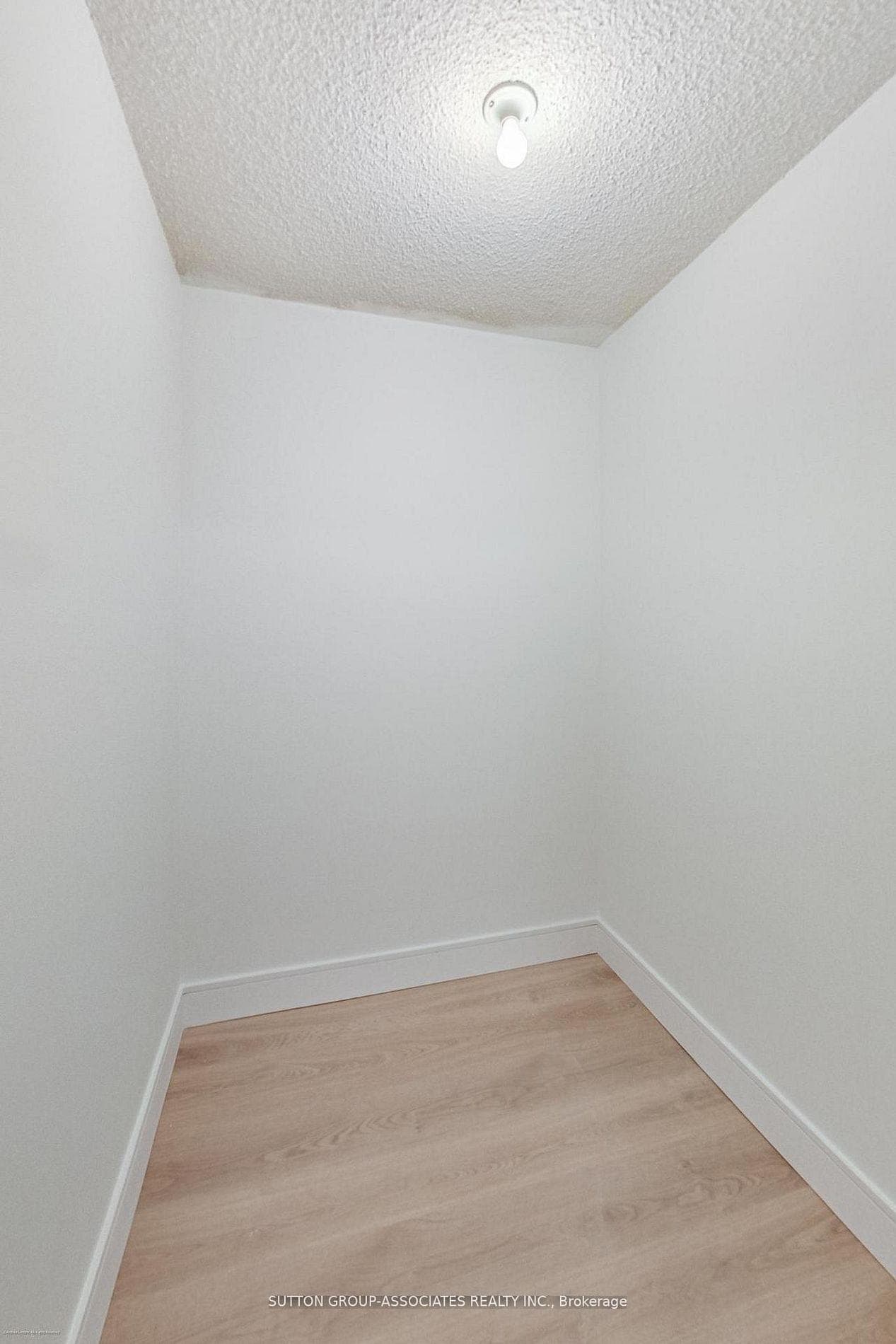 250 Jarvis Street Unit 804 photo 6