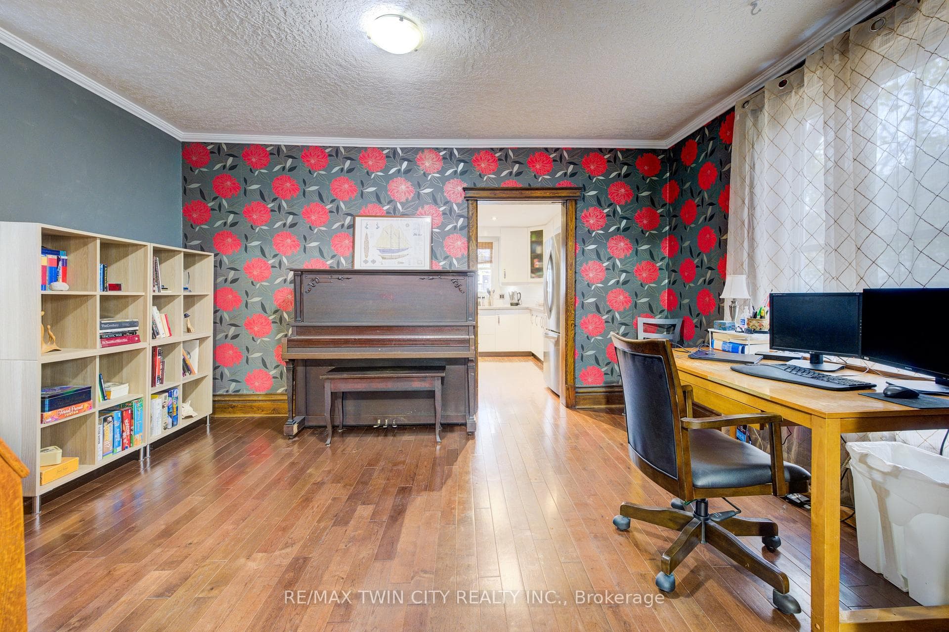 118 College Street photo 9