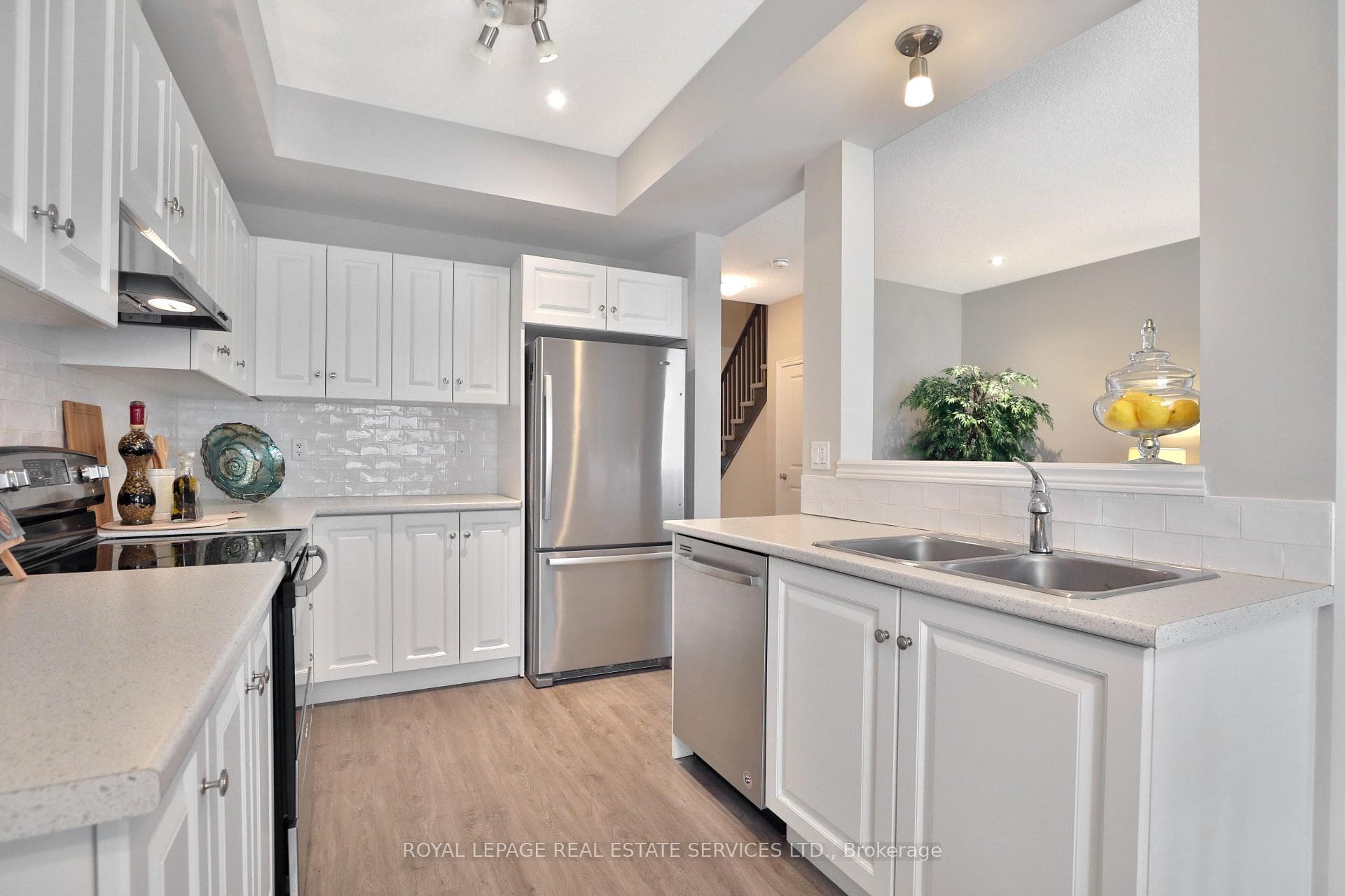 17 White Star Lane photo 12