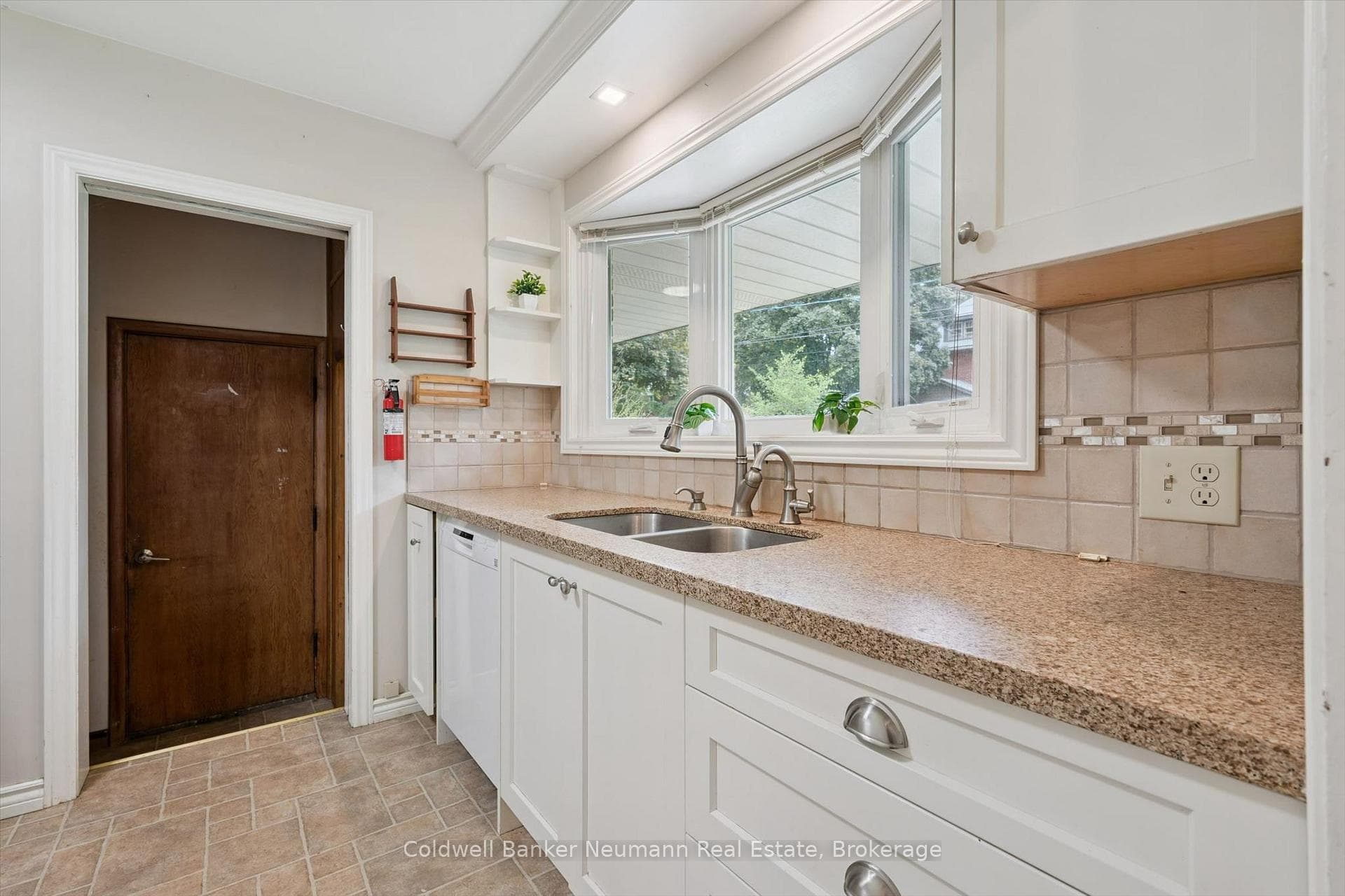 45 Dean Avenue photo 13