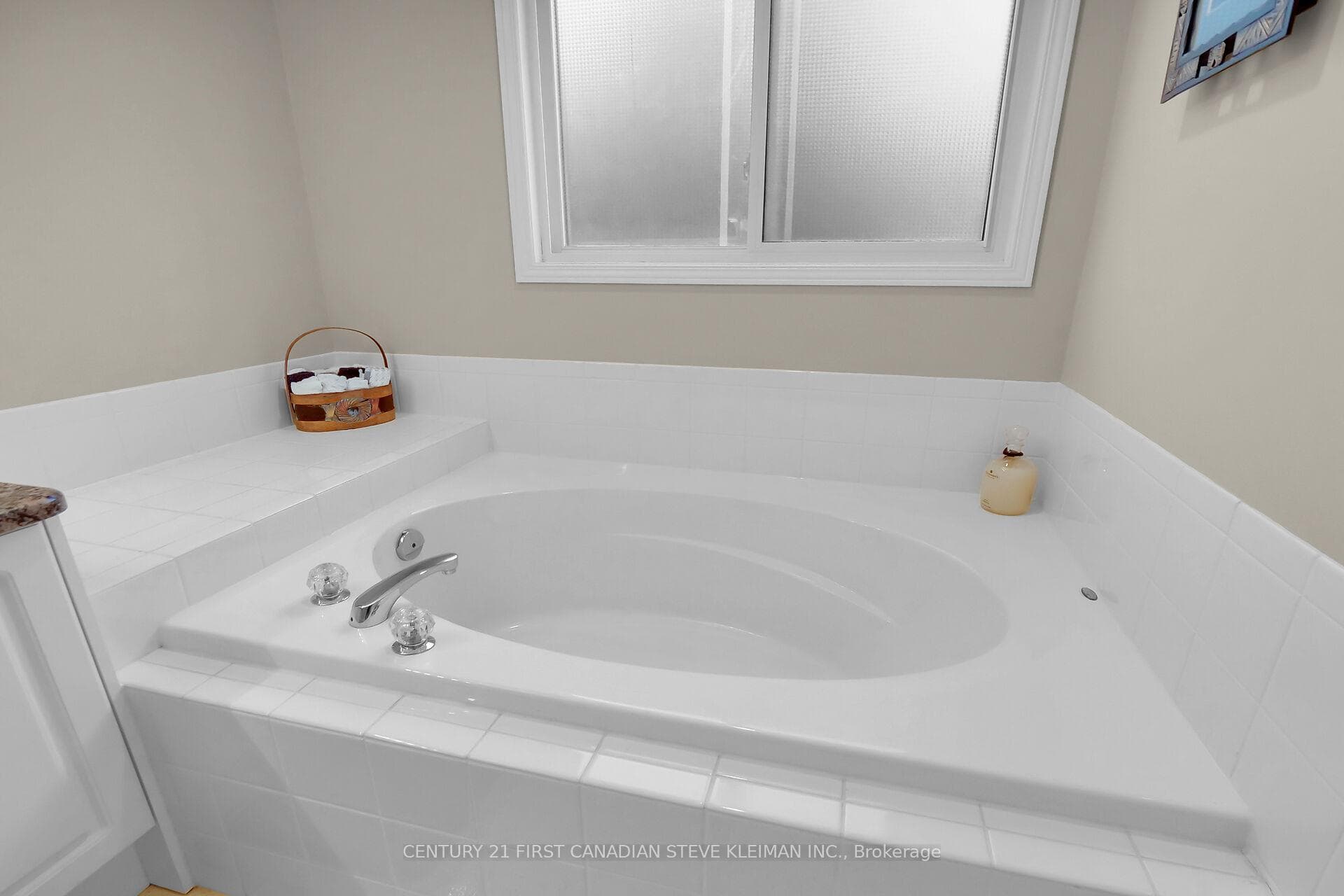 320 Ambleside Drive Unit 29 photo 16
