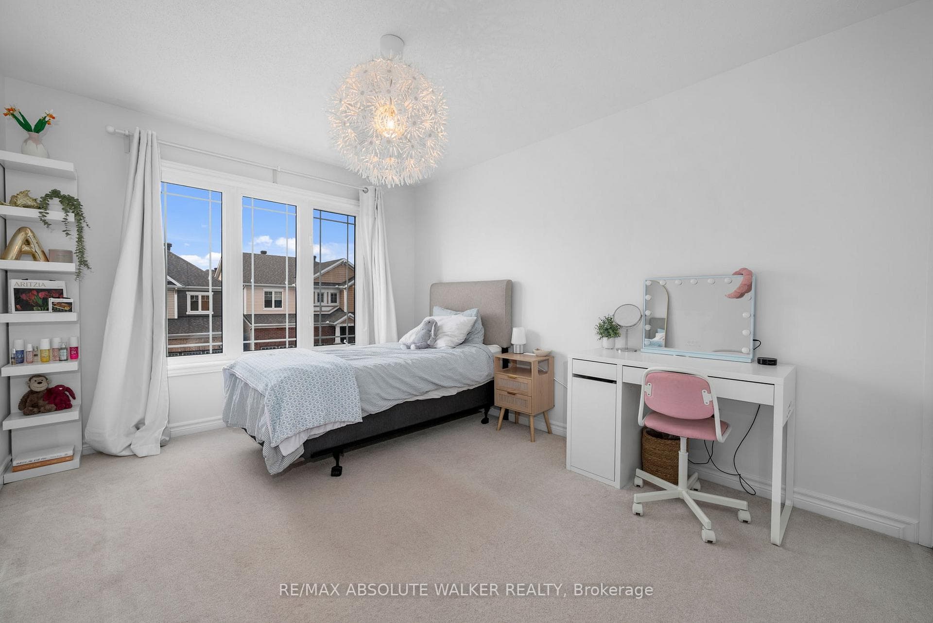 207 Rivertree Street photo 32