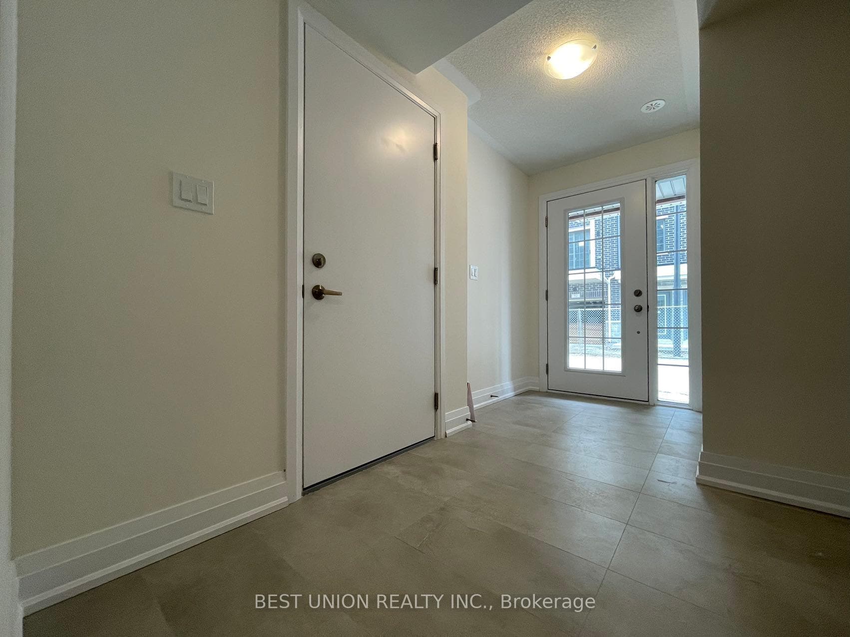 71 Clippers Crescent photo 3