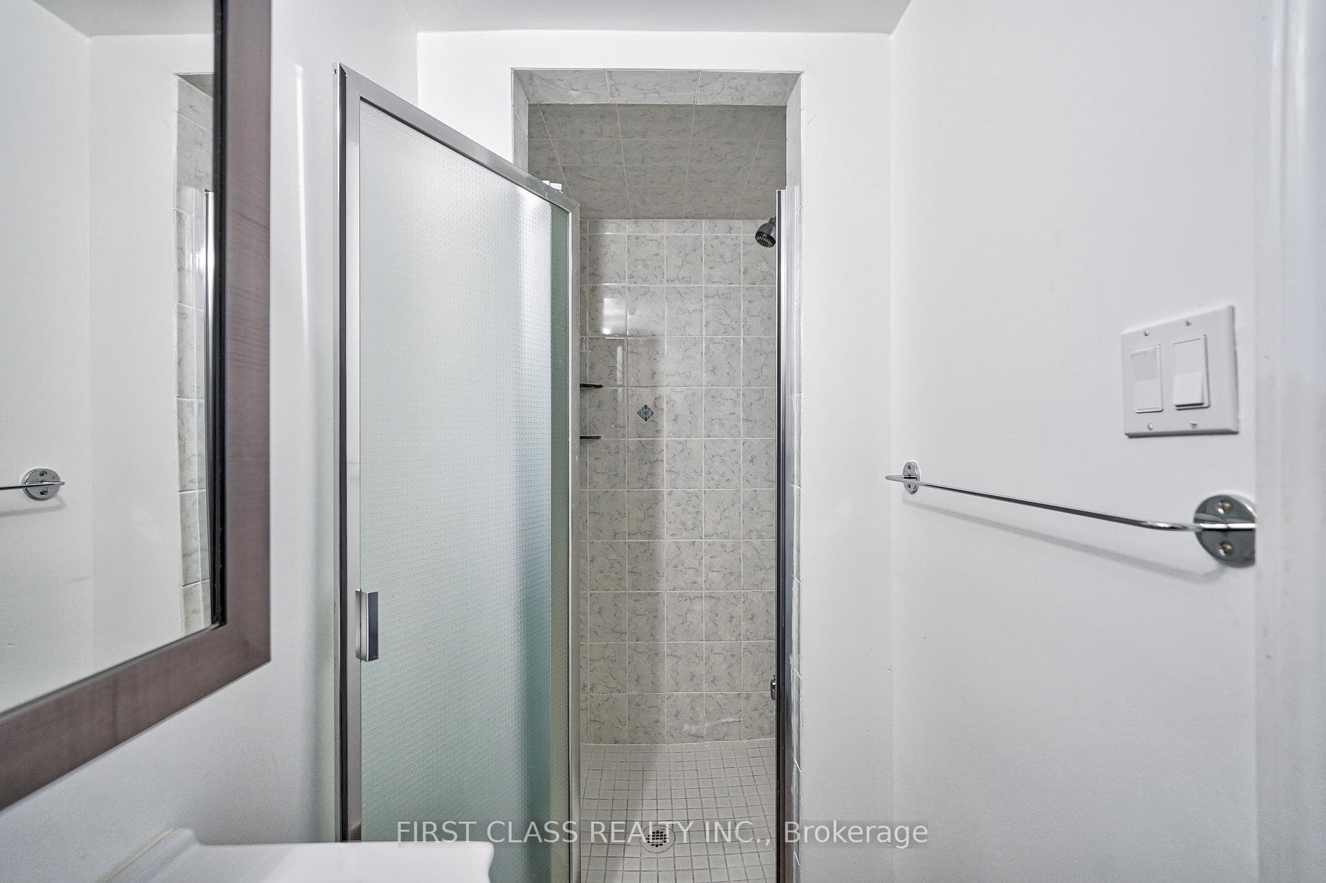 121 Maria Road photo 39