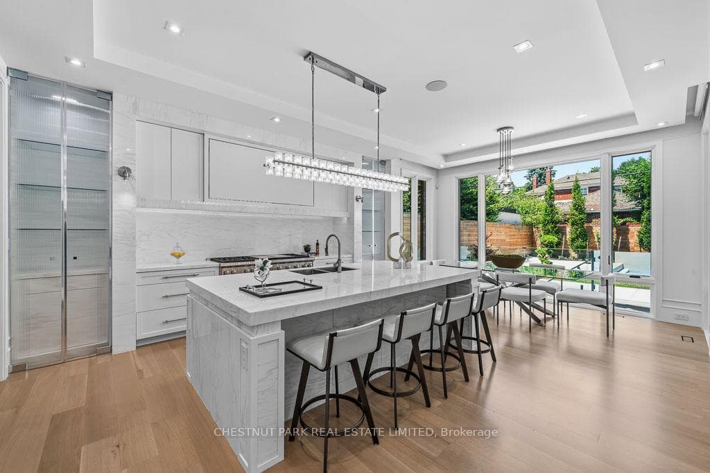 258 Cortleigh Boulevard photo 8