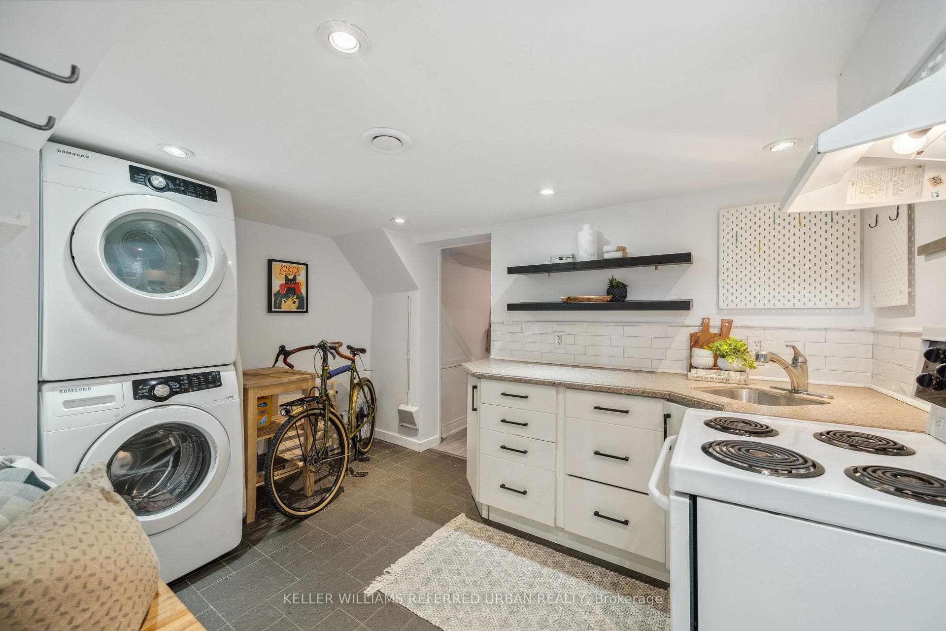23 White Avenue Unit Bsmnt photo 10