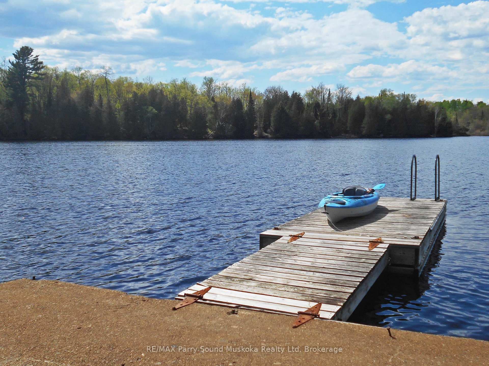 Fabulous lake for watersports, kayaking & boating