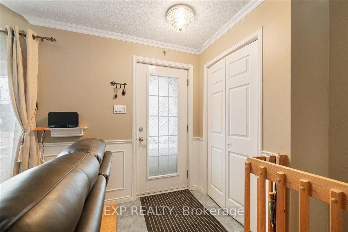213 Longueuil Street photo 7