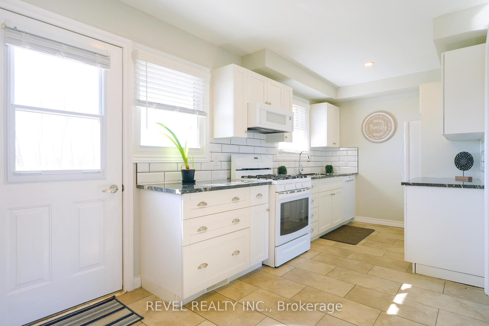 34 Sheba Crescent photo 8
