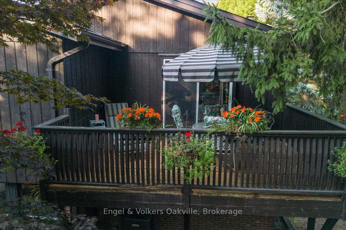250 Gatestone Avenue photo 23