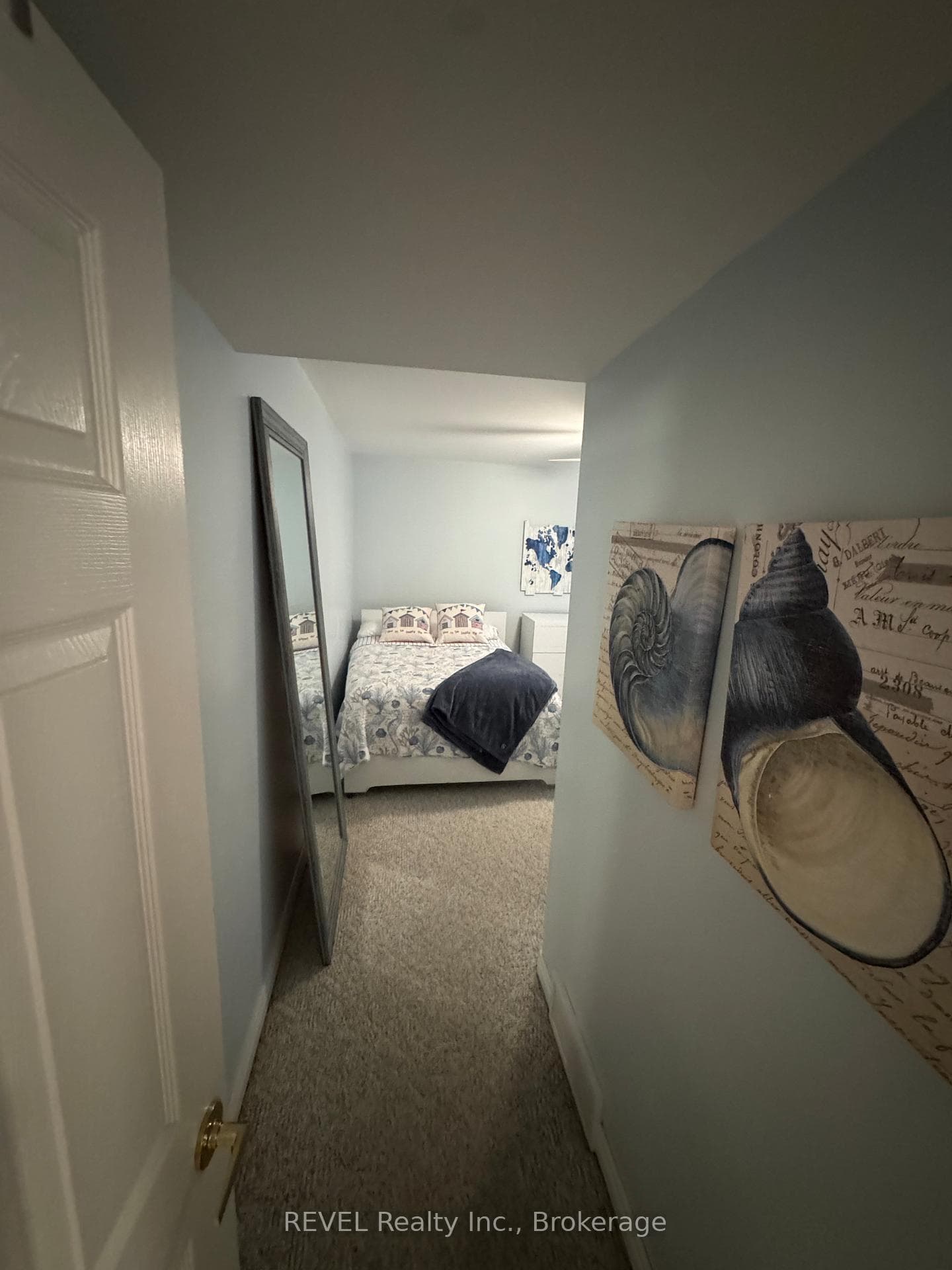 basement bedroom twin room