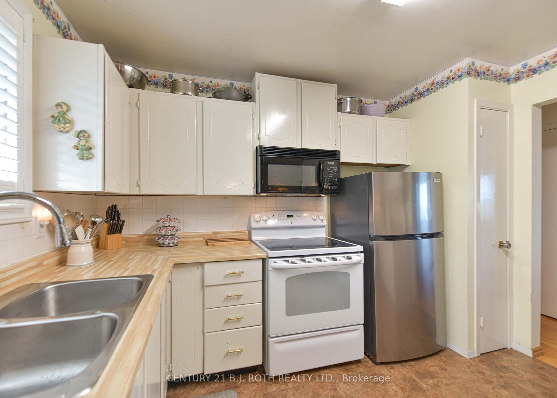 577 Sundial Drive photo 17