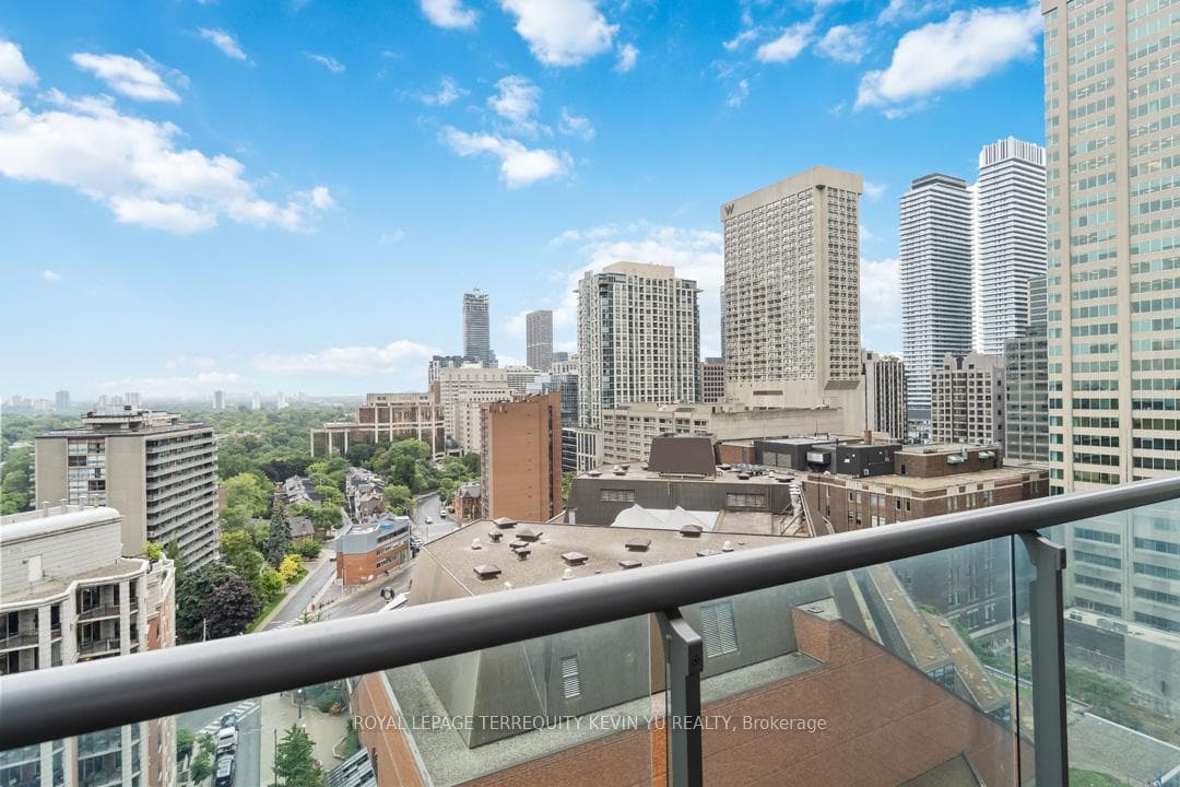 18 Yorkville Avenue Unit 1702 photo 26