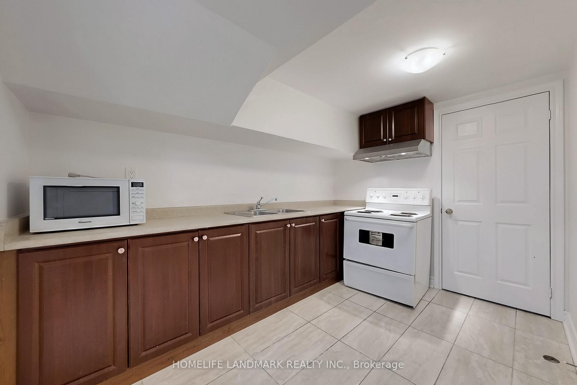 38 Pebblehill Square photo 39