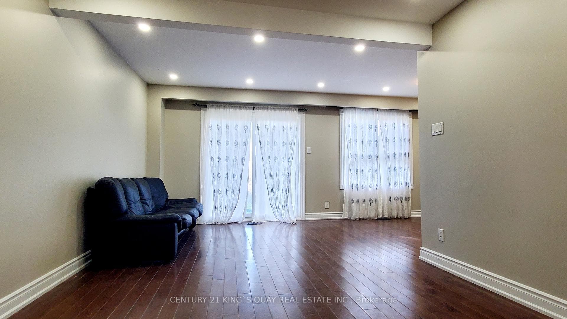136 Valdor Drive photo 3
