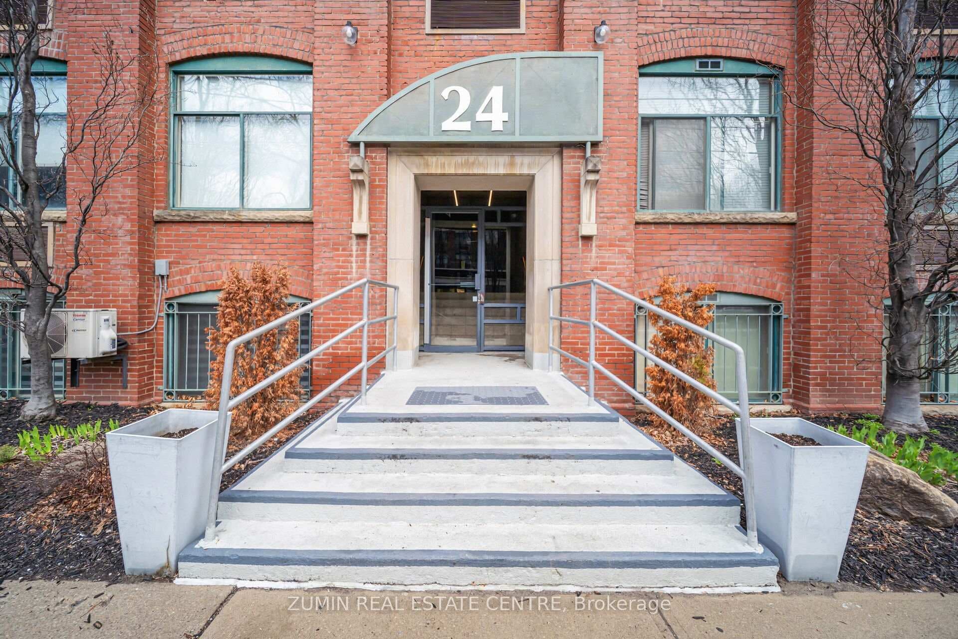 24 Noble Street Unit 307 photo 1