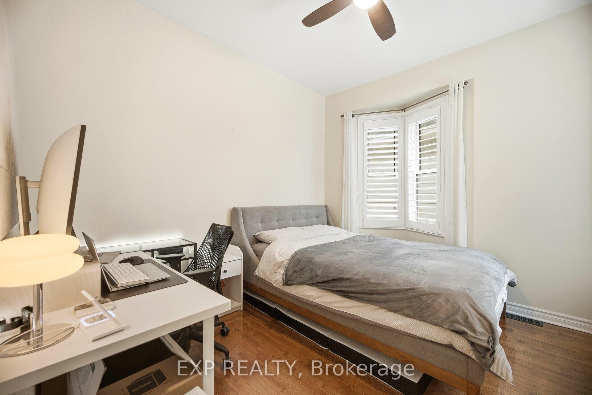 402 Woodfield Road Unit A photo 12
