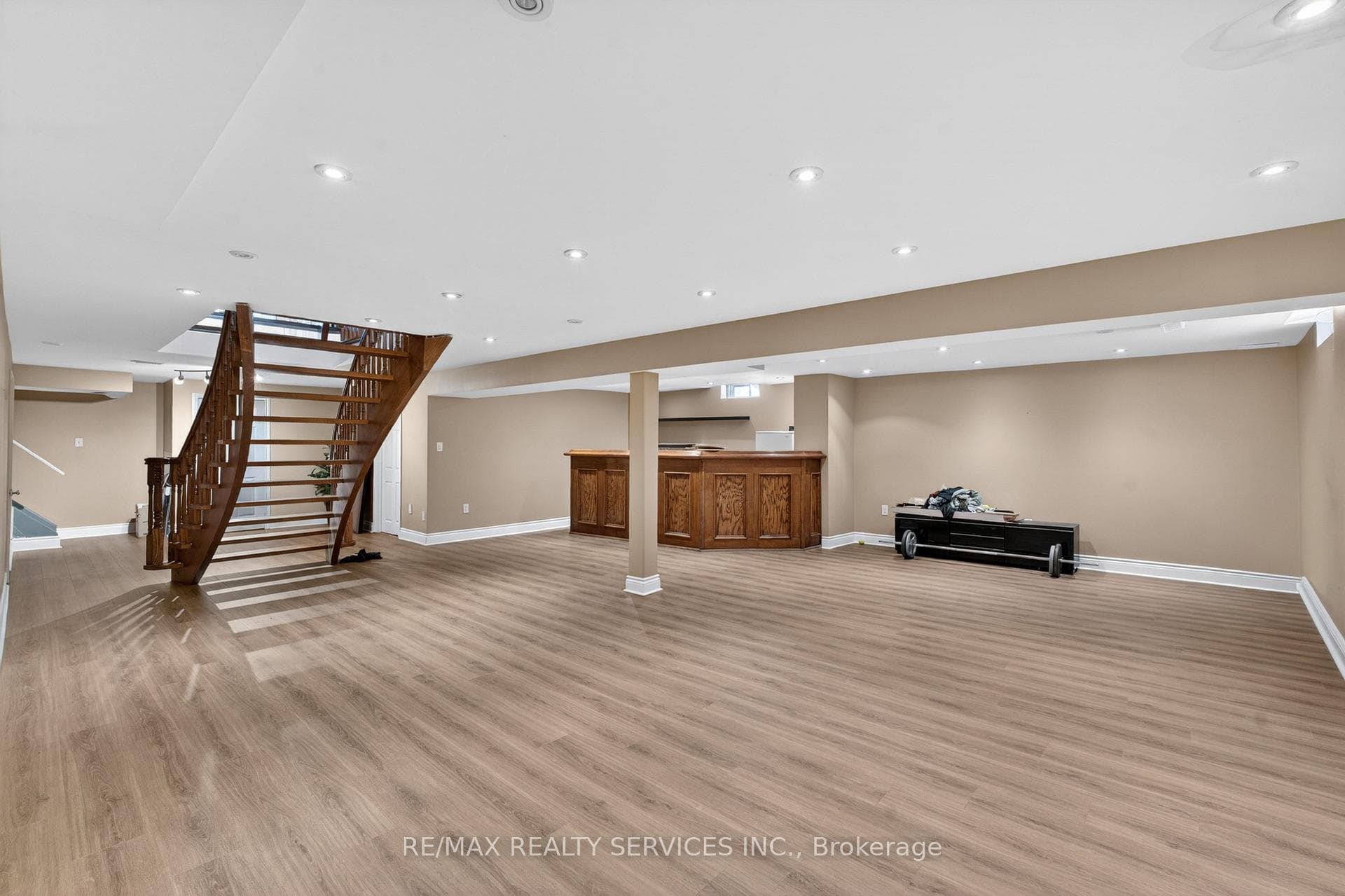 2069 Schoolmaster Circle photo 43