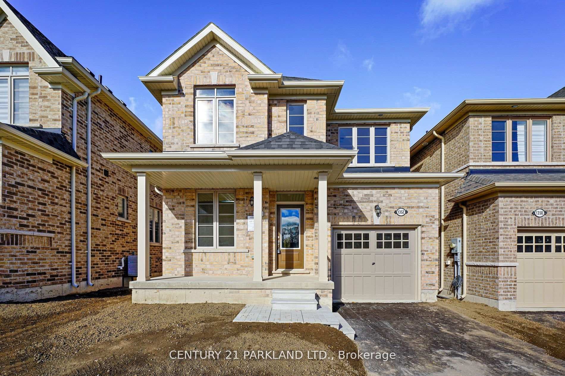 1352 Davis Loop photo 1