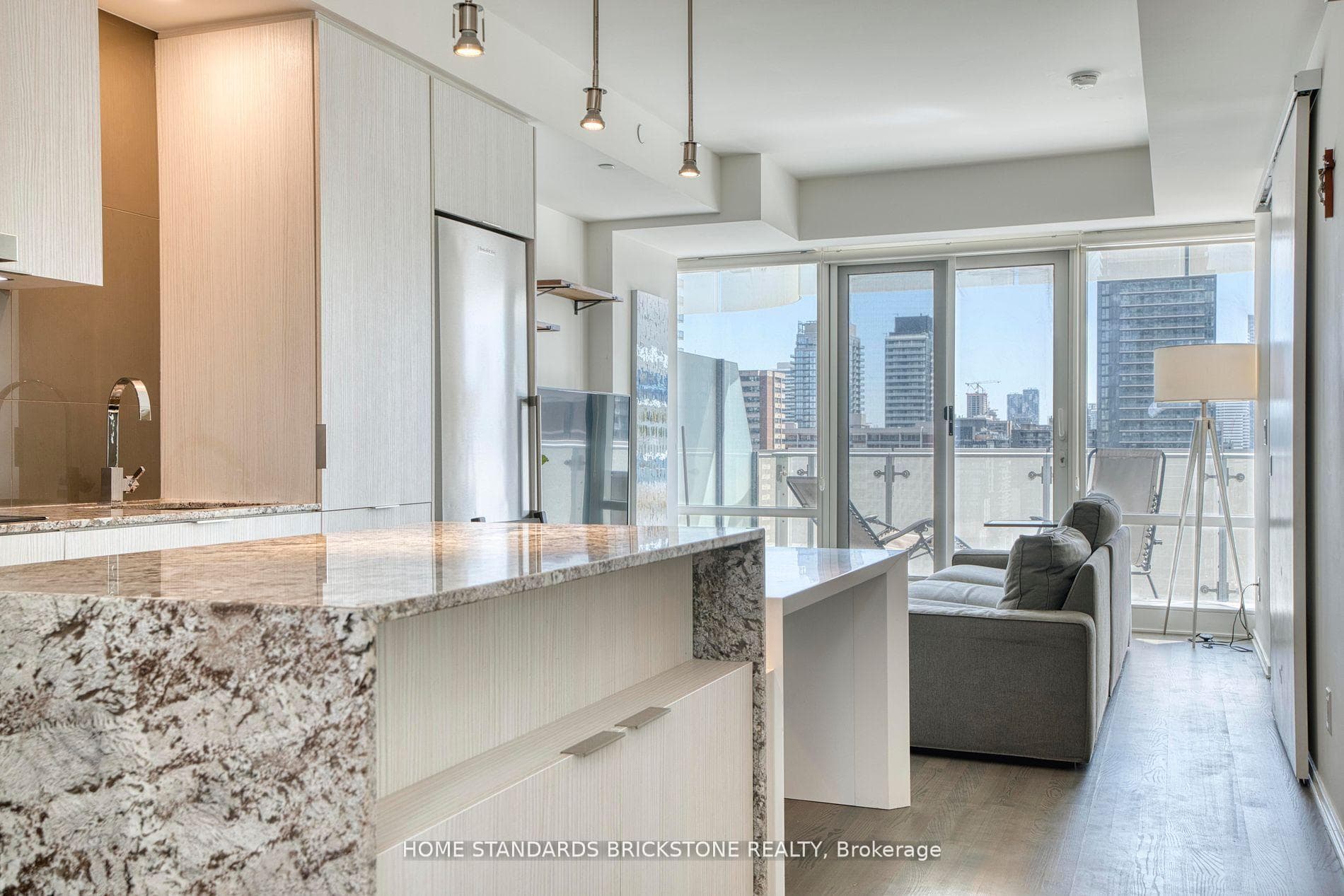 1 Bloor Street Unit 1306 photo 8