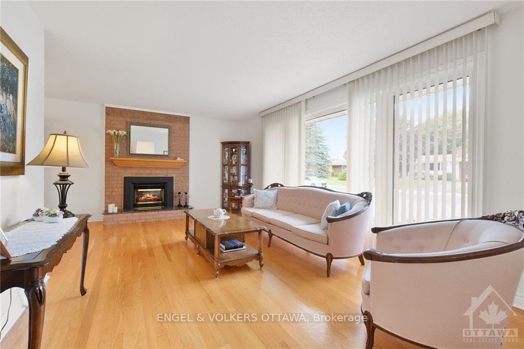 54 FARLANE Boulevard photo 4