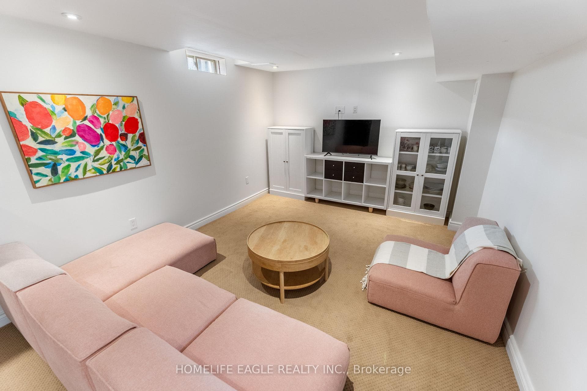 135 Wainscot Avenue photo 18