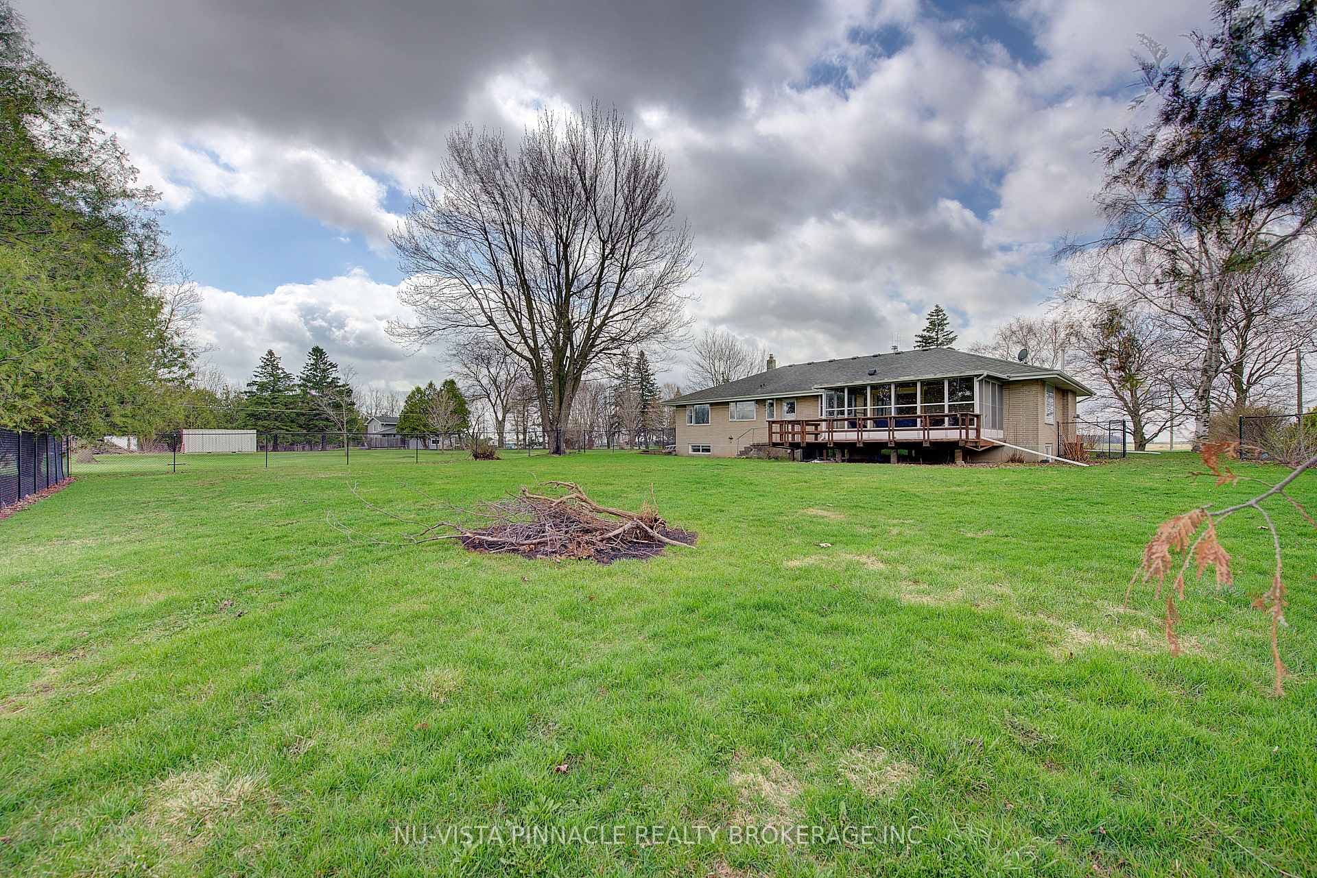 21752 Richmond Street photo 42