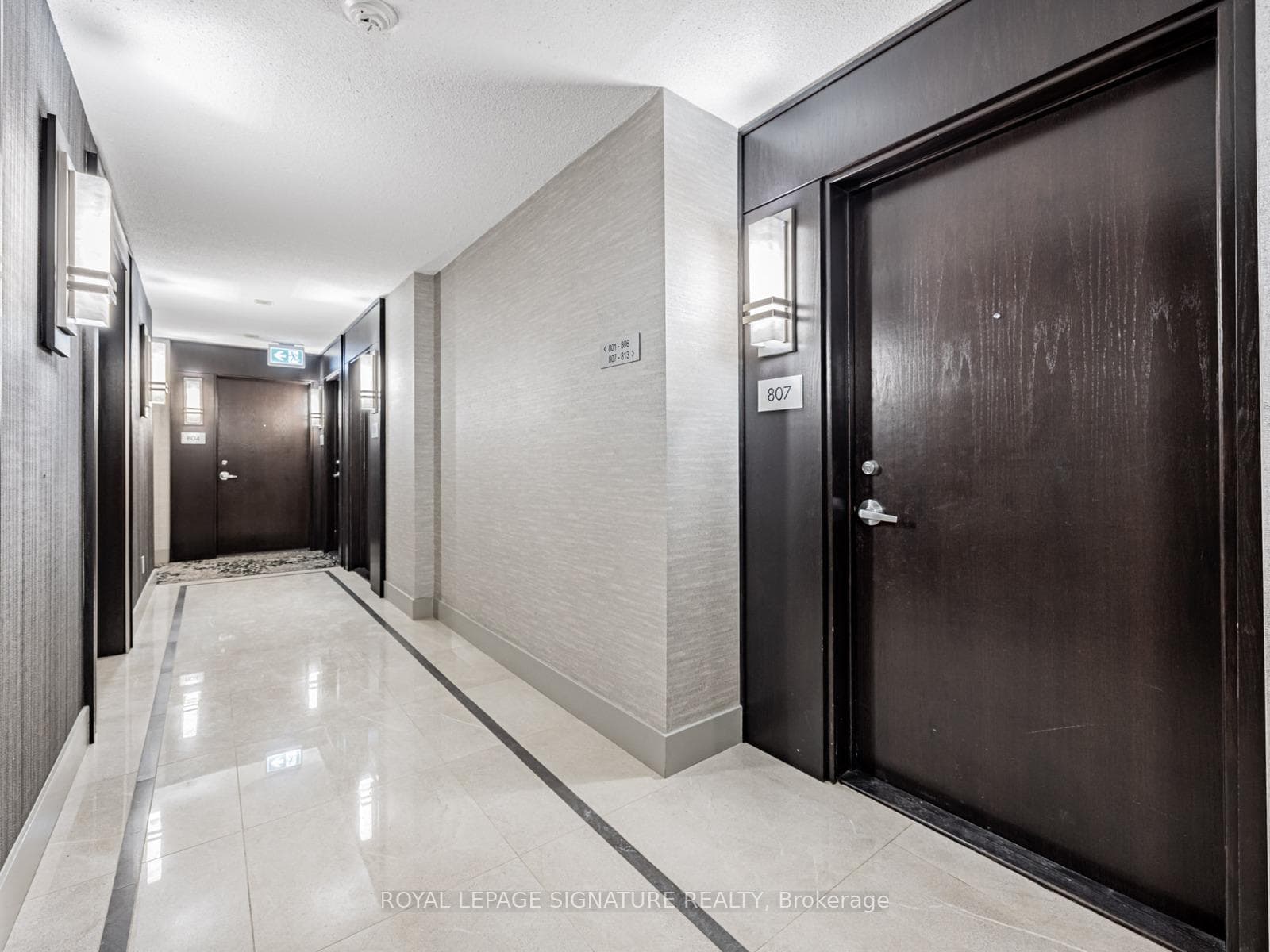 208 Queens Quay Unit 807 photo 24