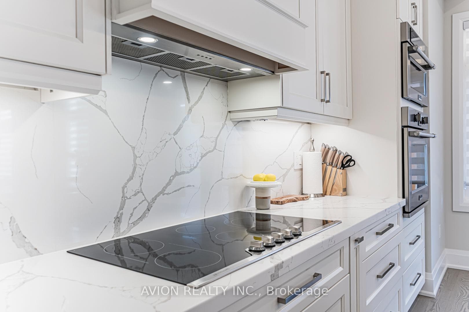1306 Felicity Gardens photo 17