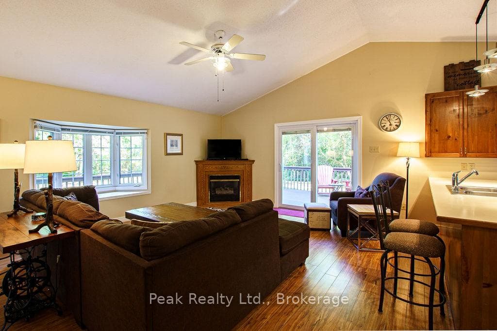 9928 Superior Street photo 2
